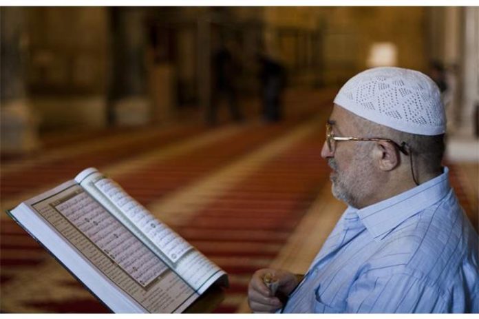 Membaca Al-Qur'an Terbata-bata